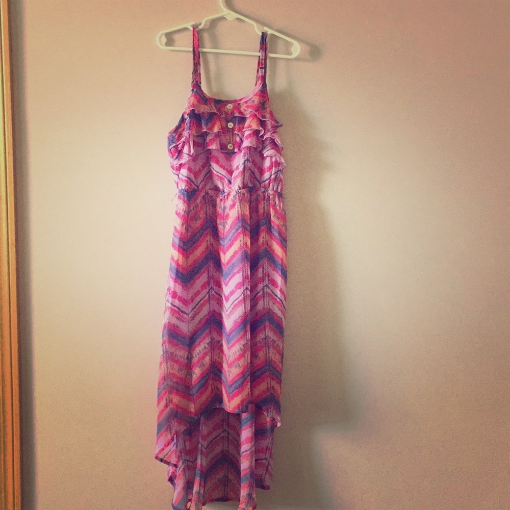 A dress with a zigzag pattern on it